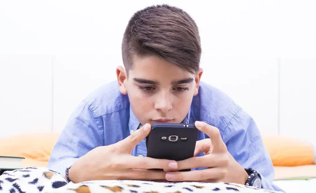 قوانین استفاده از موبایل برای نوجوانان